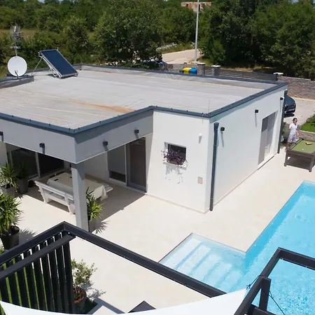 ヴィラ Francesca *