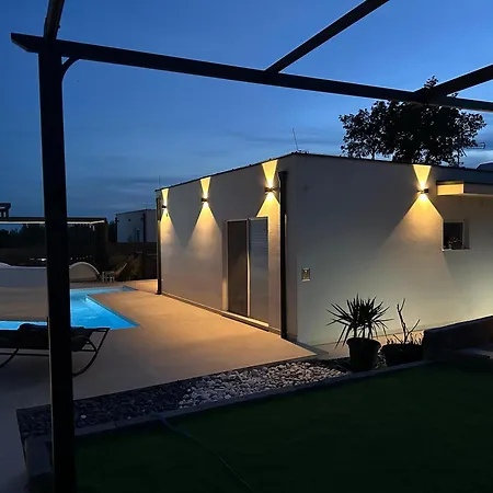 ヴィラ Francesca *