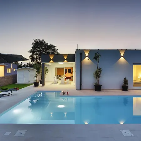 Villa Francesca With Private Heated Pool *