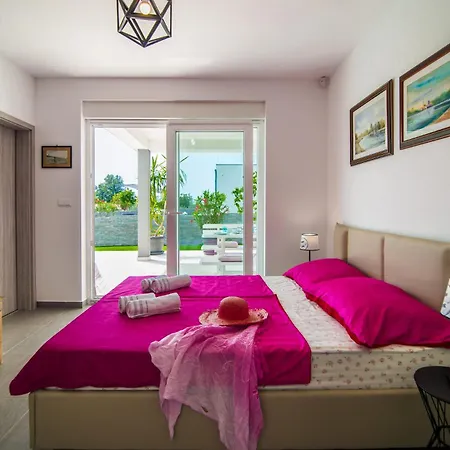 Villa Francesca With Private Heated Pool Stokovci