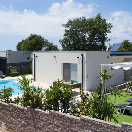 Villa Francesca With Private Heated Pool
